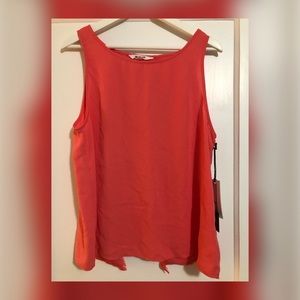 BB Dakota Laced Back Coral Top